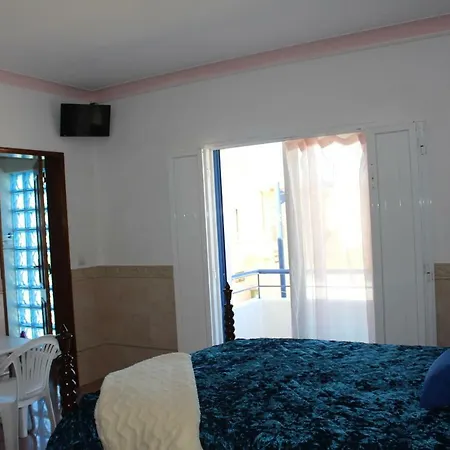 Sagres Sunny Room With Private Bathroom 300M From The Beach Exterior photo