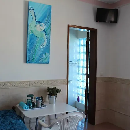 Sagres Sunny Room With Private Bathroom 300M From The Beach Exterior photo